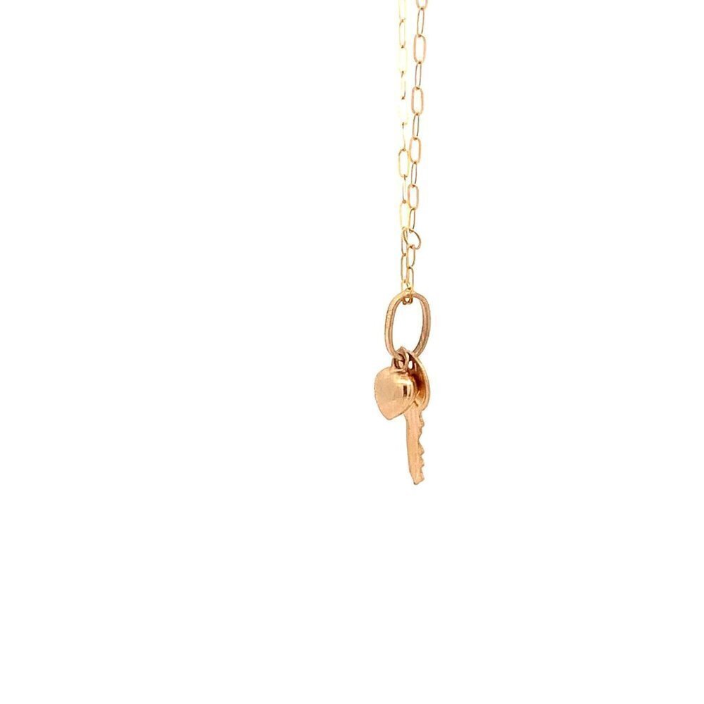 18K Yellow Gold Necklace Chain 18 inches Heart Pendant 1.53 grams - Picture 3 of 13